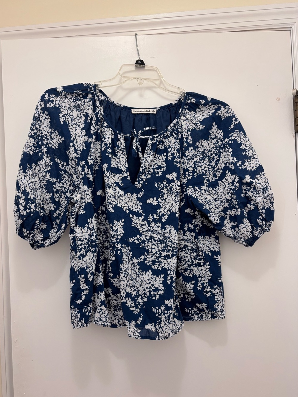 Abercrombie & Fitch Women’s Navy Floral Peasant Blouse with Puff Sleeves